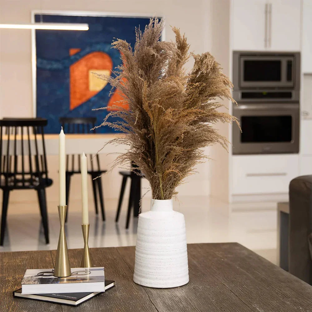 30 Desert Whisper - Pampas naturelles séchées dans un vase en céramique